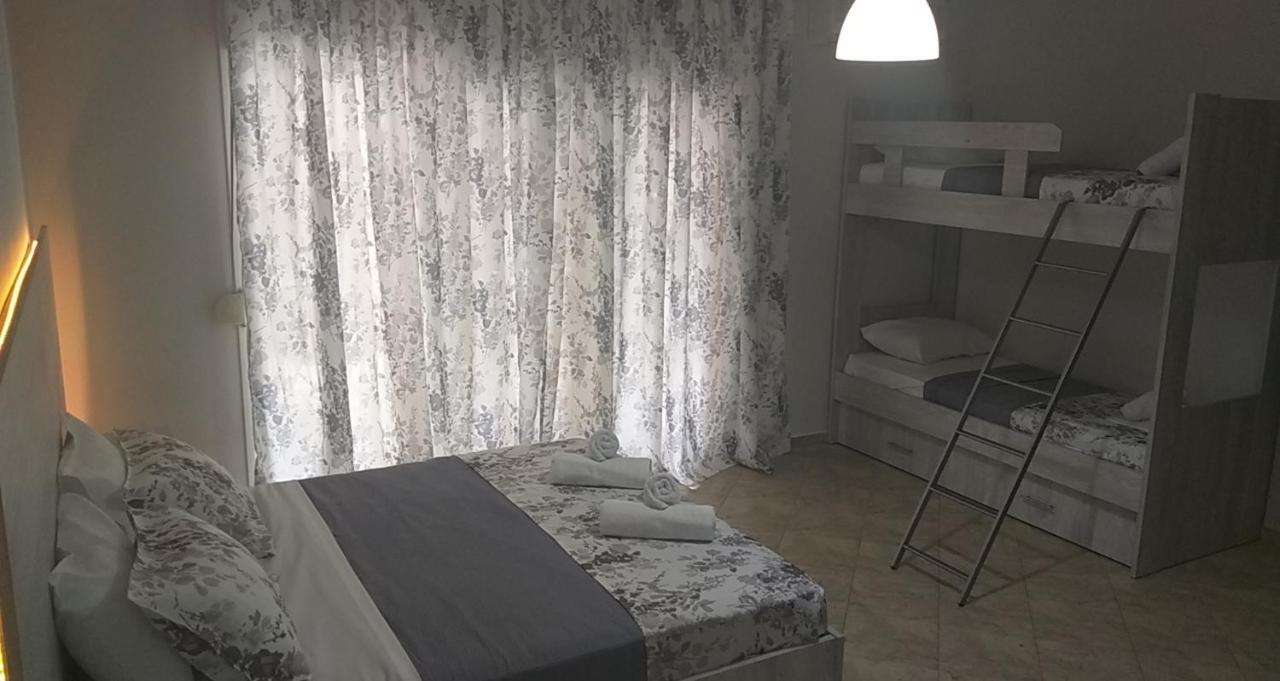 Studio Garden Apartment Nea Kallikrateia Екстериор снимка