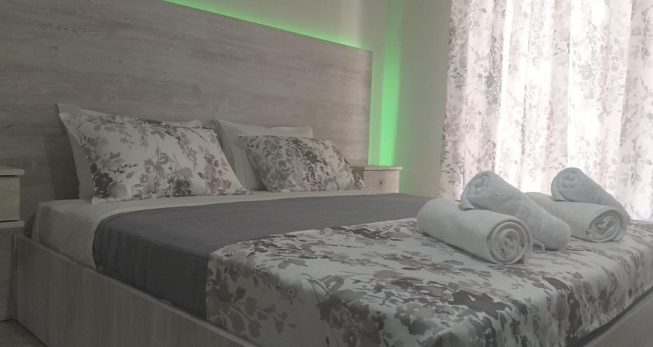 Studio Garden Apartment Nea Kallikrateia Екстериор снимка